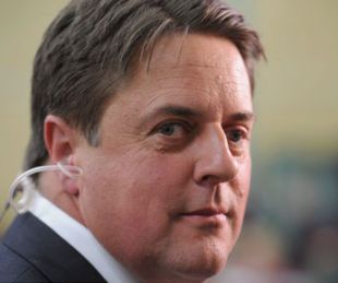 O líder do xenófobo BNP, Nick Griffin, non foi quen de conseguir ser electo no seu distrito londiniense, en Barking