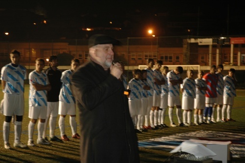 Sen apoio institucional, a Selección Galega xoga en Compostela